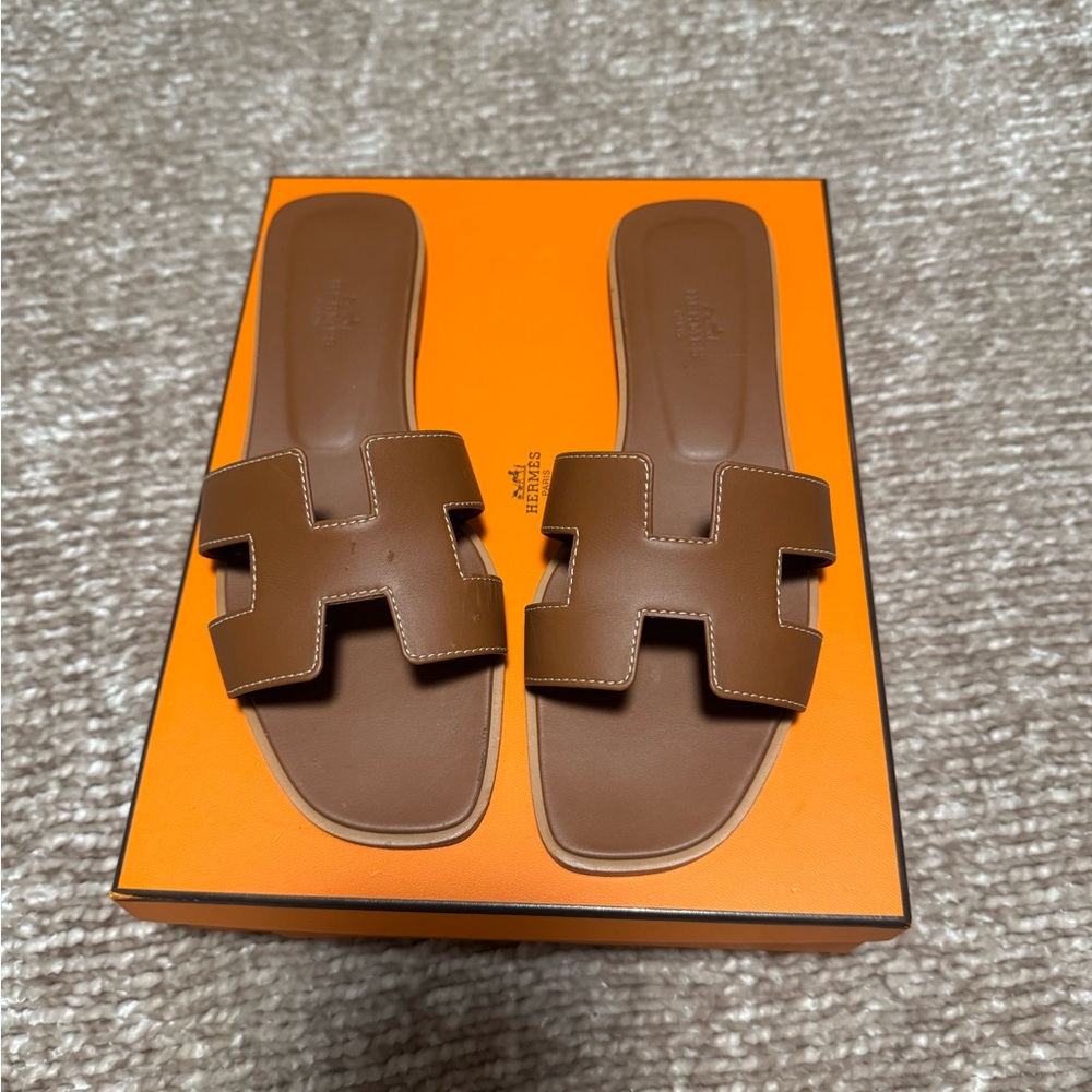 Hermès Brown Oran Sandals